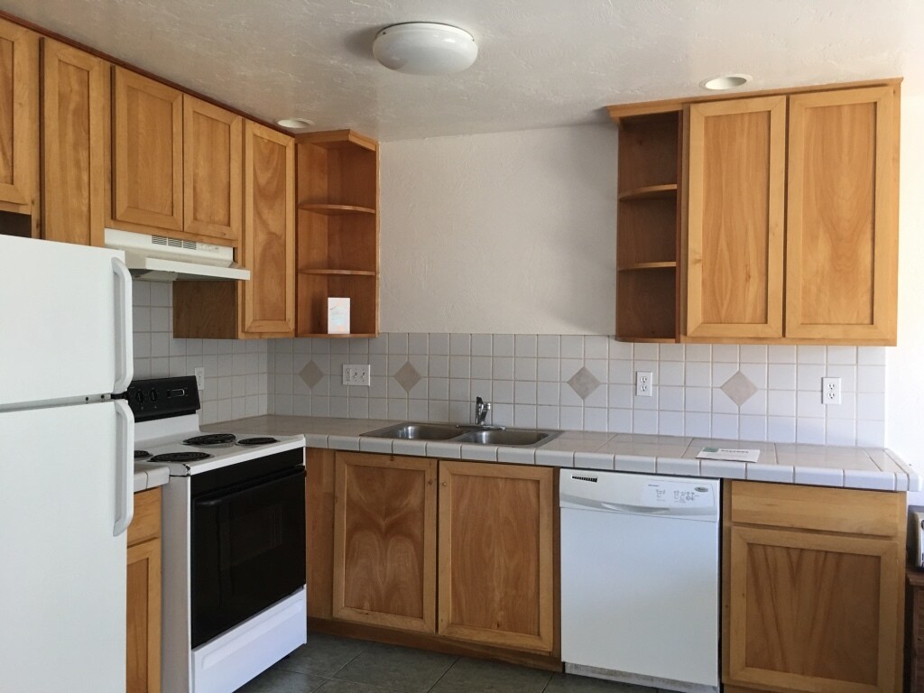 686 E 16th Alley Unit 1, Eugene, OR 97401 Apartment for Rent in