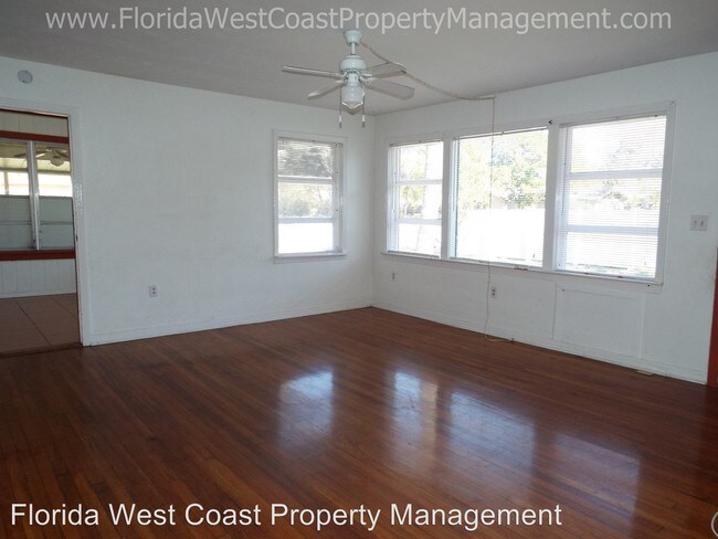 Foto del edificio - 4704 Swift Rd