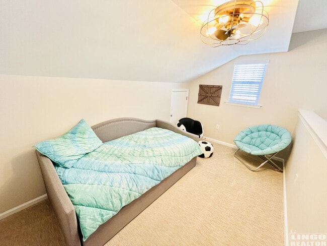 Loft - 20256 Simonton Ct
