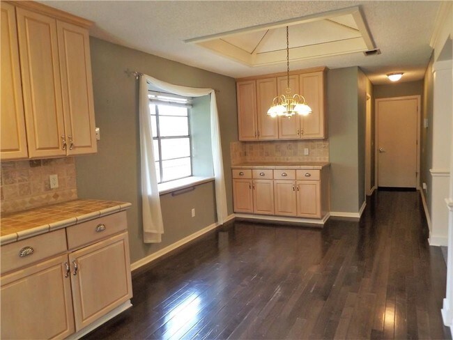 Building Photo - 3105 Kingsbridge Dr