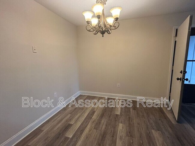 Foto del edificio - 2260 Sunderland Rd