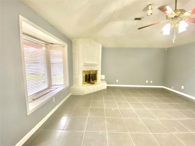 Building Photo - 10919 Dove Creek Cir