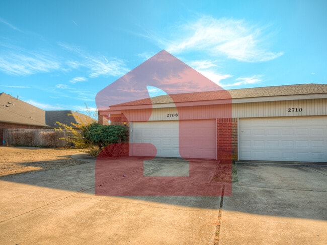 Photo - 2708 Silvertree Dr House