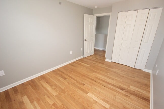 Building Photo - 816 S Negley Ave