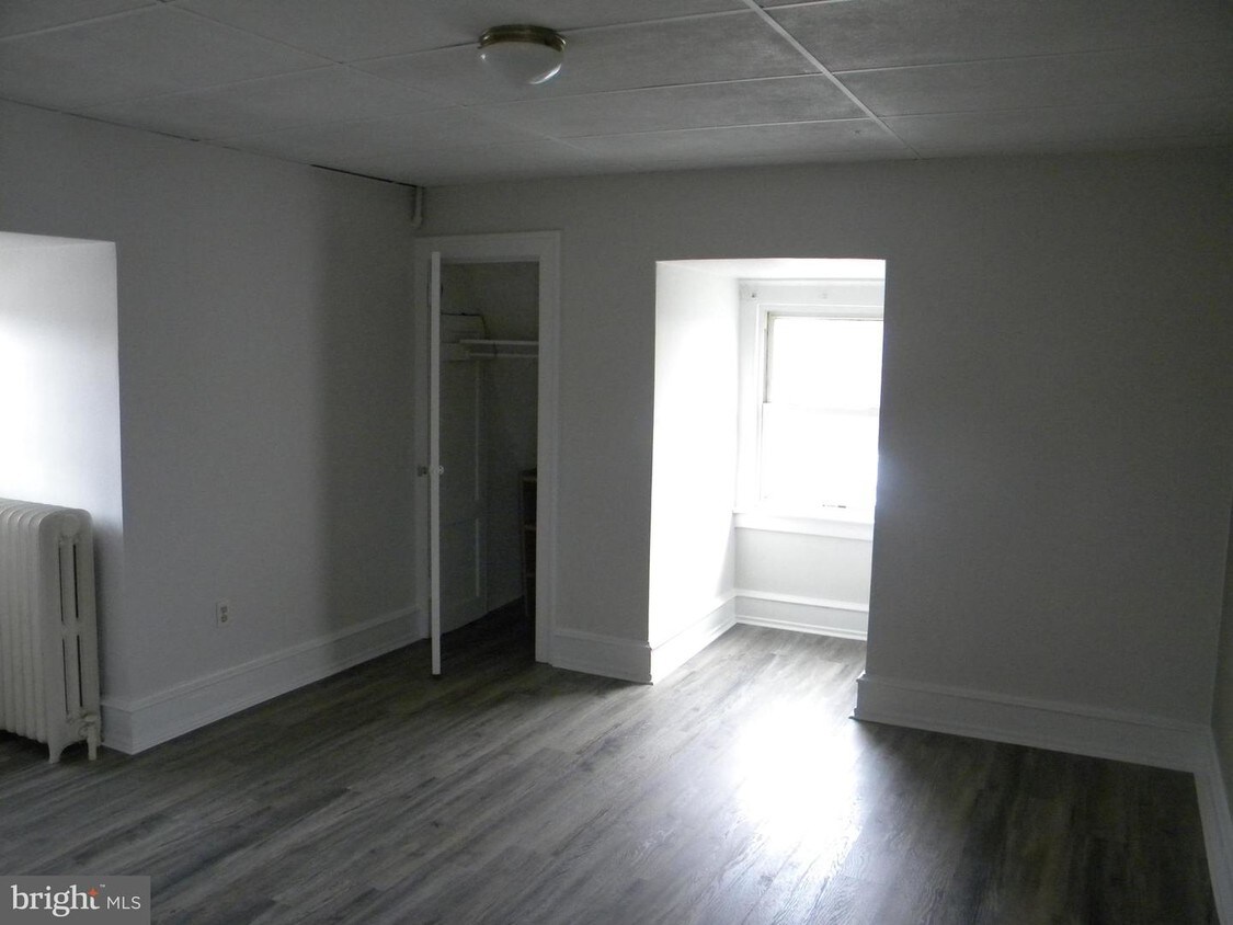 3407 Garrett Rd Unit APT C, Drexel Hill, PA 19026 Room for Rent in