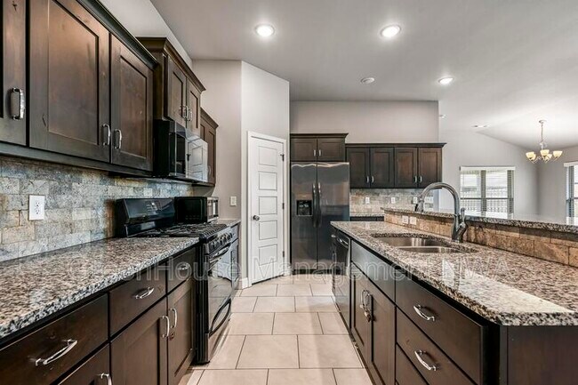 Building Photo - 971 Redfree Dr