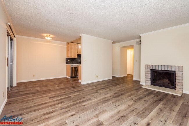 Foto del edificio - Mission Grove | Gated Complex | Remodeled | Central A/C