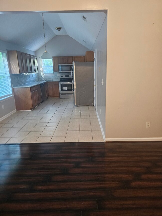 Building Photo - 305 Wood Sage Dr