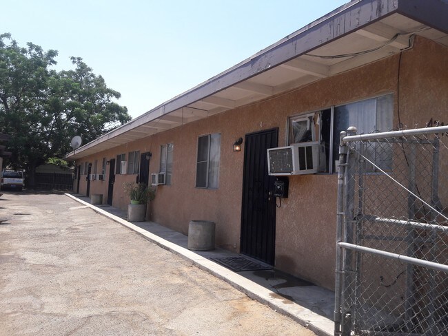 Building Photo - 4316 E Olive Ave