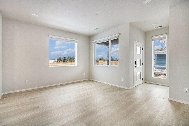 Foto del edificio - Luxury Rowhouse w/ Over-sized Garage