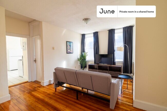 Building Photo - Room in Shared 3 bed/1 bath home