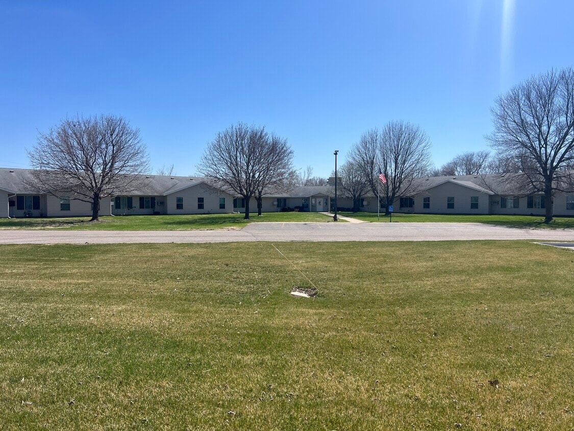 Primary Photo - Horizon Apartments