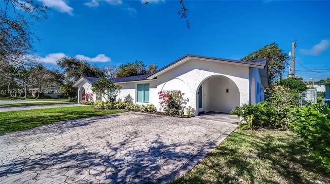 Building Photo - 11690 SW 81st Rd