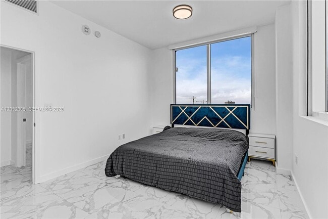 Foto del edificio - 244 Biscayne Blvd