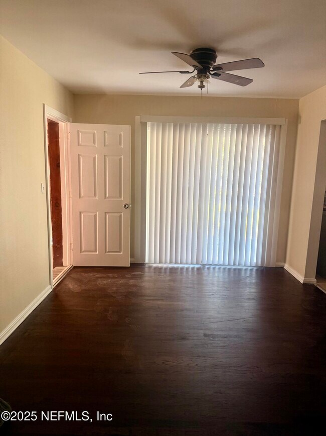 Building Photo - 6316 Mercado Dr