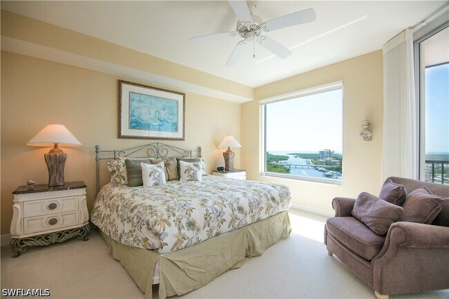 Foto del edificio - 430 Cove Tower Dr