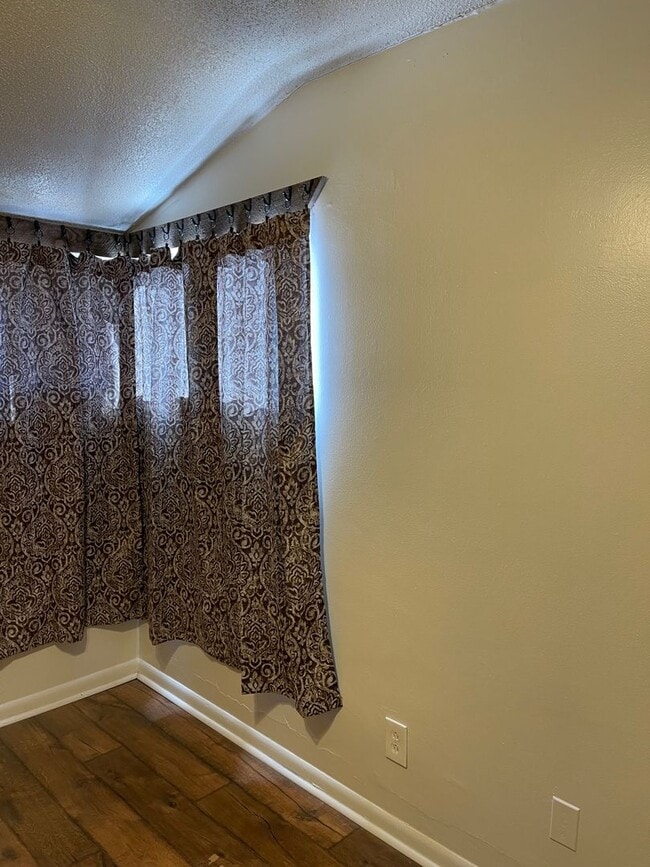 Building Photo - 1215 Sherman Ave