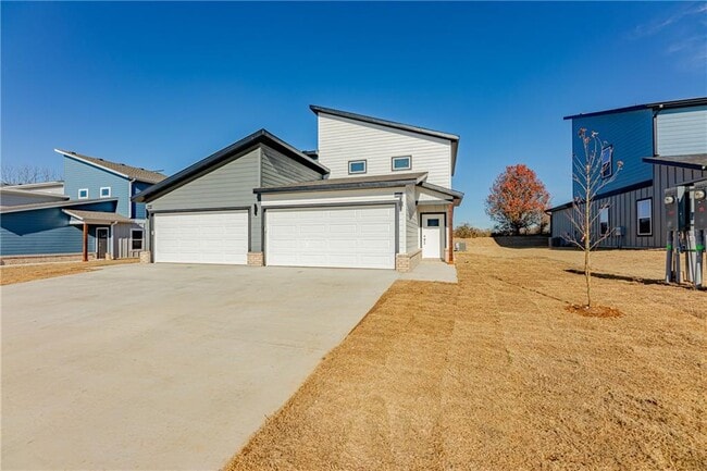 Building Photo - 1502 Casuarina St