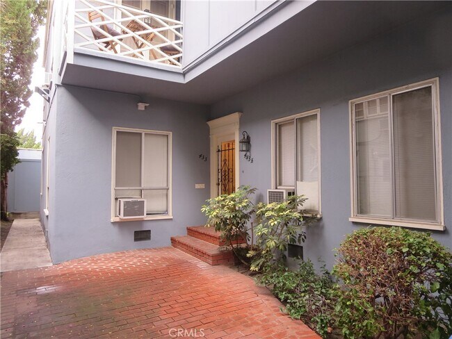 Building Photo - 433 Rexford Dr