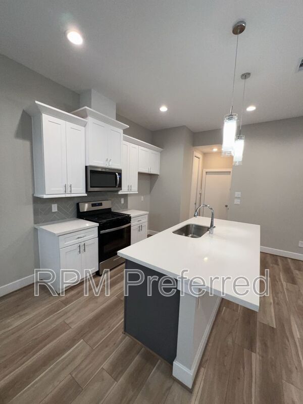 Foto del edificio - 8402 Curry Rd