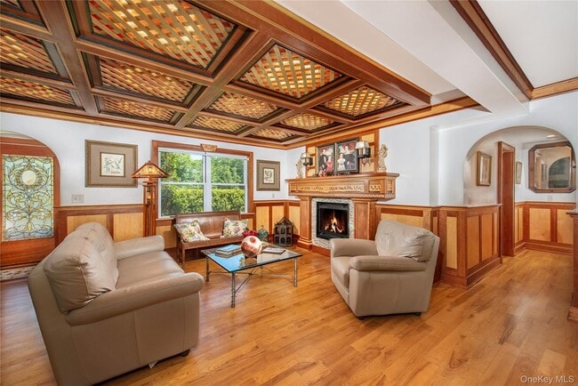 Building Photo - 6 White Ln