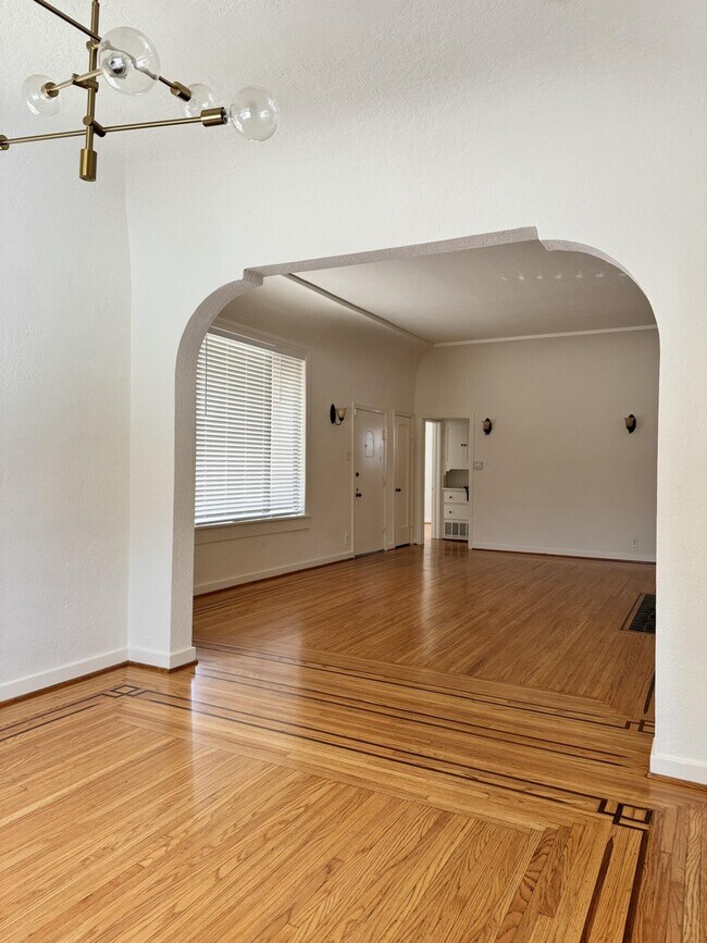 Foto del edificio - 2779 Lakewood Ave N