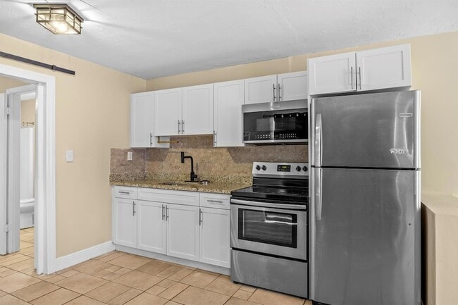 Building Photo - 120 Pleasant Pl