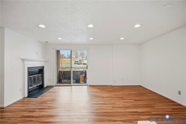 Foto del edificio - 2440 Stembridge Ct