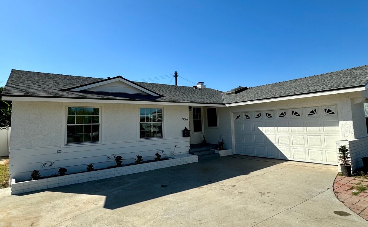 Foto principal - 9662 Reading Ave