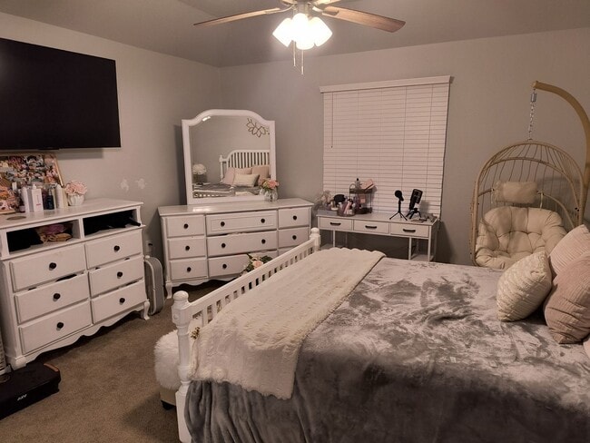 Building Photo - BEAUTIFUL 3 Bedroom Home UNFURNISHED