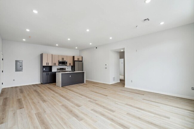 Building Photo - 1112 E Berks St