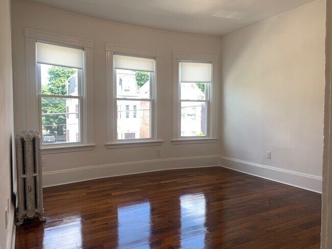 Building Photo - 360 Beacon St