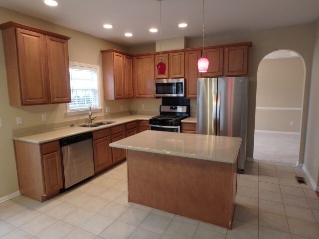 Foto del edificio - 121 Hampton Lake Dr