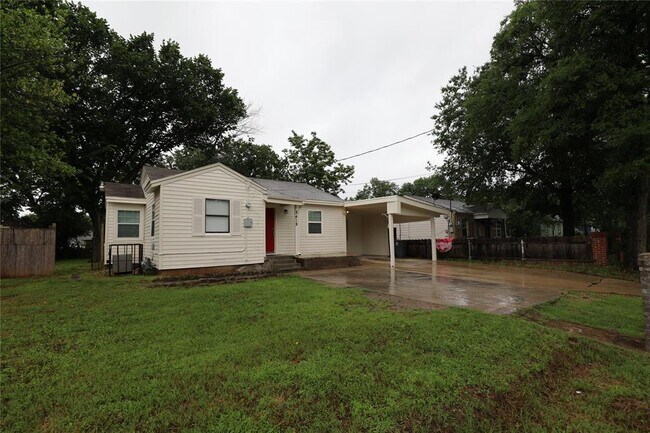 Foto del edificio - 8418 Grovecrest Dr