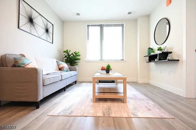 Foto del edificio - 49 S Day St