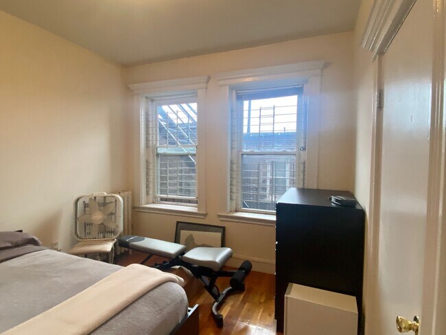 Building Photo - 1308 Commonwealth Ave
