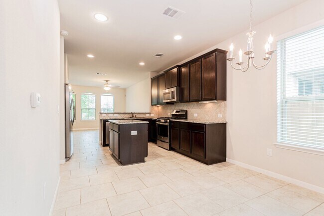 Building Photo - 605 Allens Creek Way