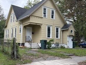 Building Photo - 195 Masseth St