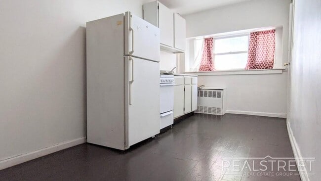 Building Photo - Incredible Studio in Prime Gowanus