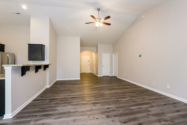 Building Photo - 1230 Doby Springs Dr