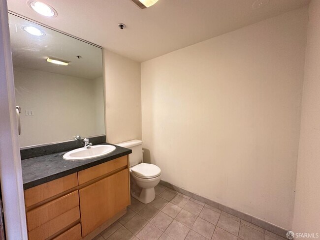 Building Photo - 2080 3rd St
