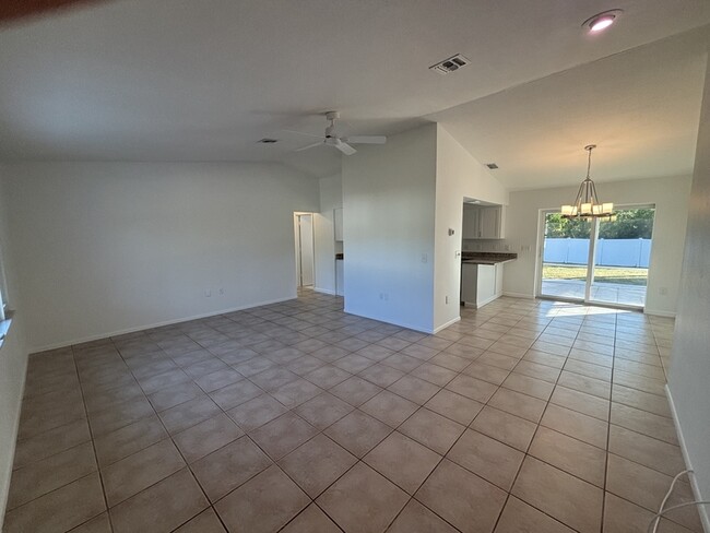 Foto del edificio - 6194 Seaport St