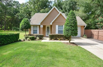 Building Photo - 25024 Quaker Ridge Ave