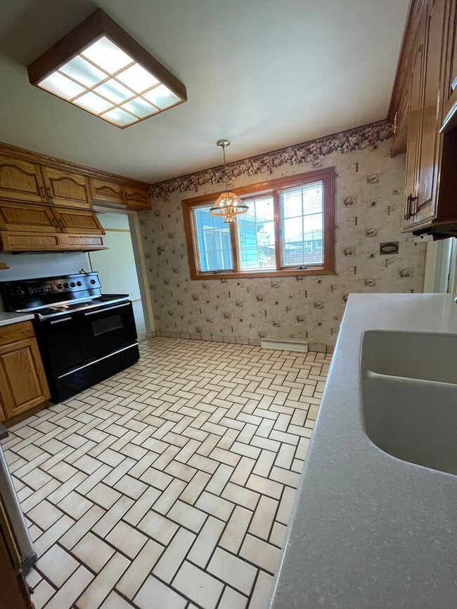 Building Photo - 2310 Fox Dr