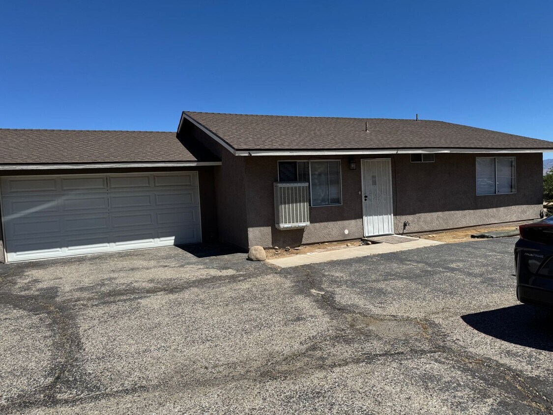 Foto principal - Apple Valley- Four Plex- 2 Bedrooms, 2 Bat...