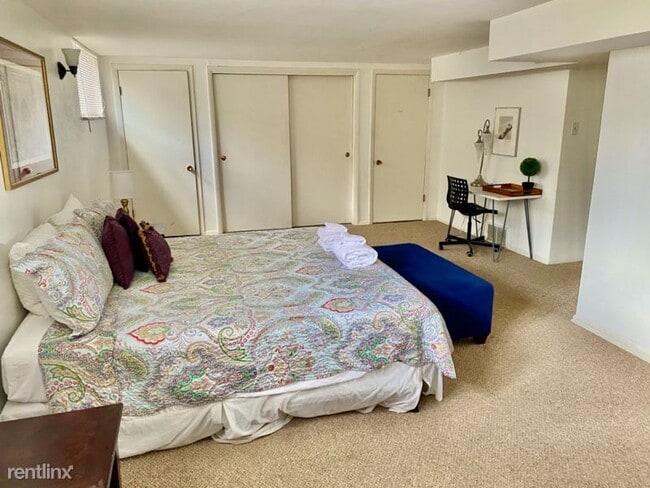 Building Photo - 1 br, 1 bath Apartment - 1229 S Sherman St