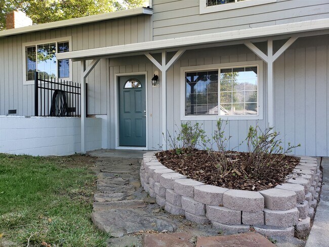 Foto del edificio - 4 br, 2 bath House - 810 Scenic Court