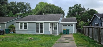 Building Photo - 1015 Prune St