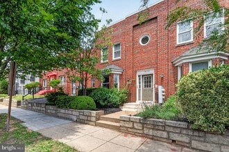 Building Photo - 1836 Independence Ave SE