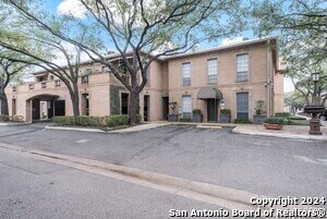 Foto del edificio - 7707 Broadway St